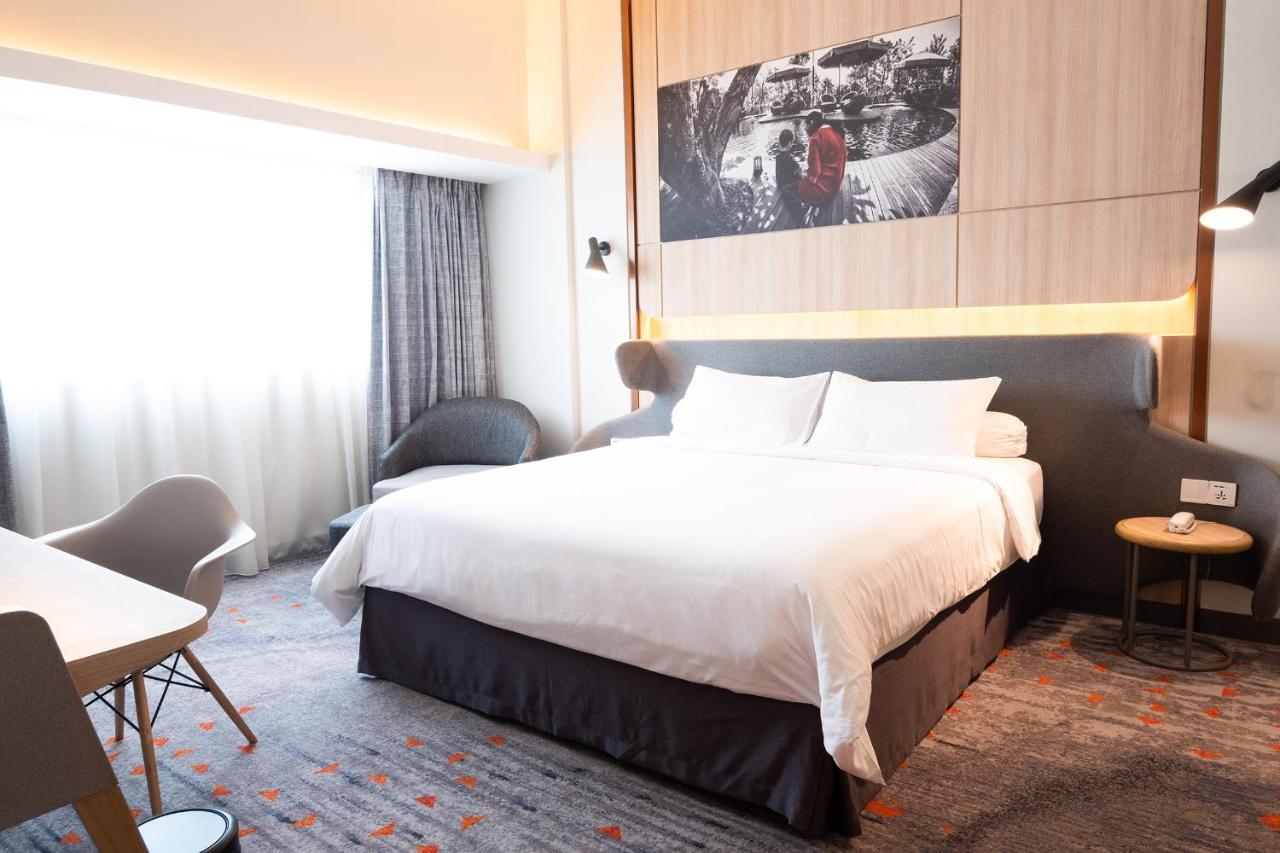 Harris Hotel And Conventions Kelapa Gading Джакарта Экстерьер фото