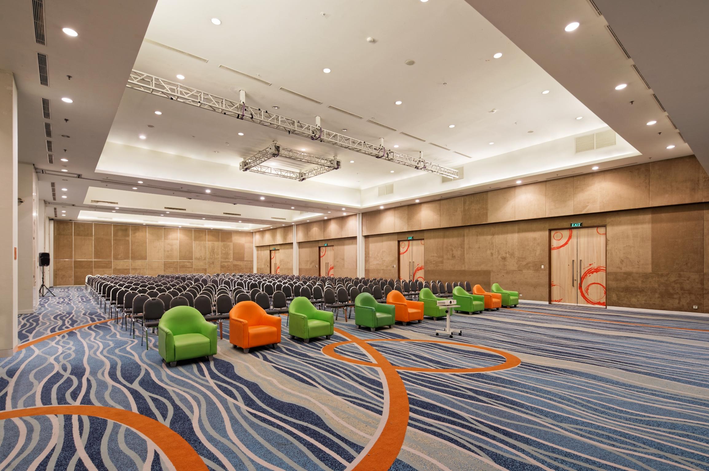 Harris Hotel And Conventions Kelapa Gading Джакарта Экстерьер фото