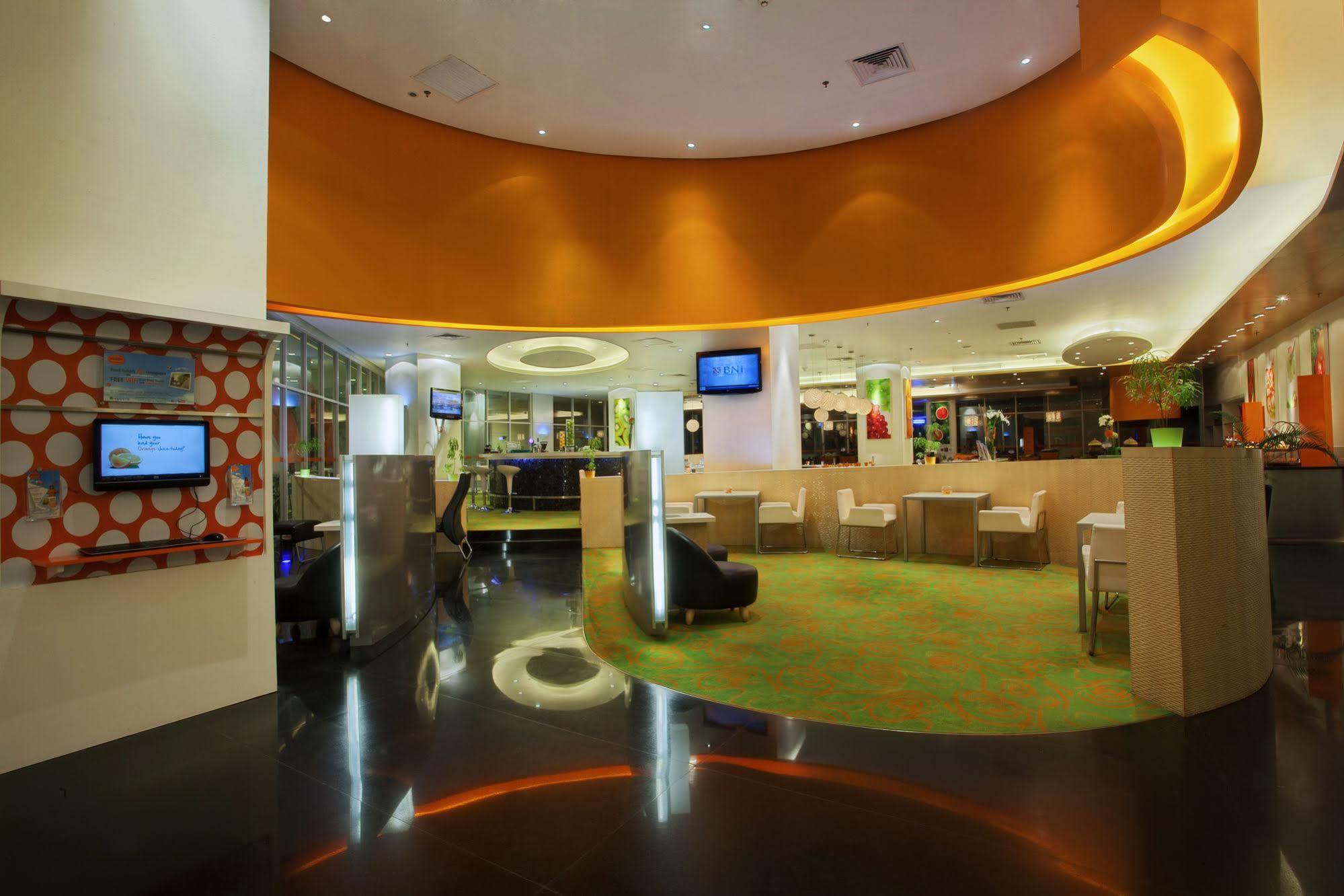 Harris Hotel And Conventions Kelapa Gading Джакарта Экстерьер фото